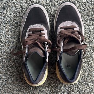 Nike Brown and Black Sneakers with Leather Upper